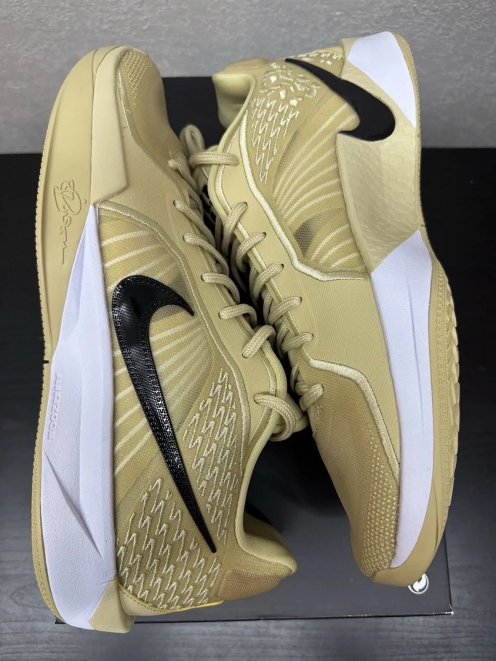 Nike Sabrina TB Team Gold Size 8.5